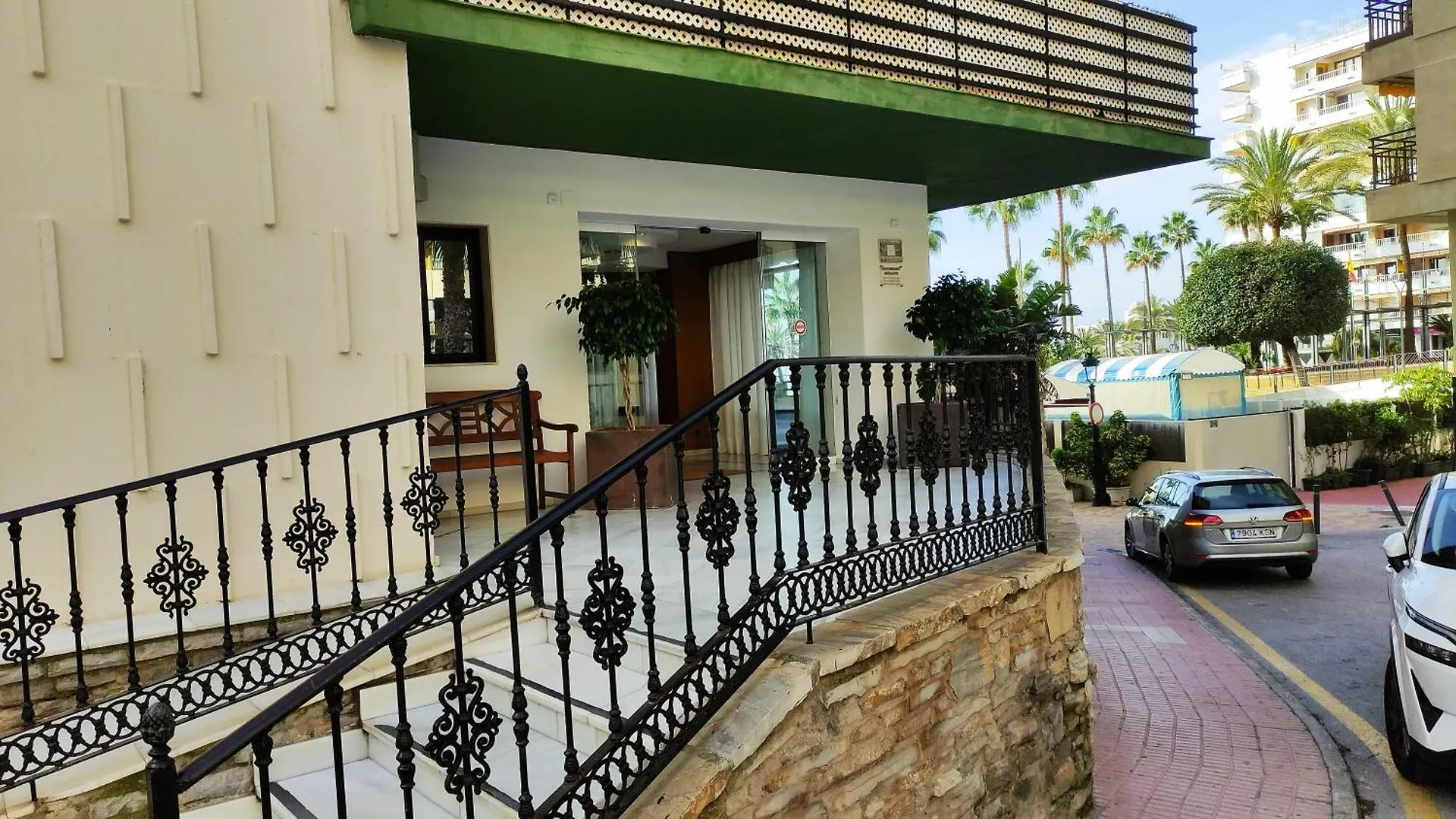 Apartment In Marbella First Line Beach Apto. 12-6